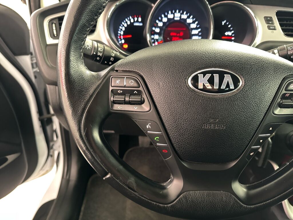 Kia Ceed 2015 Valkoinen