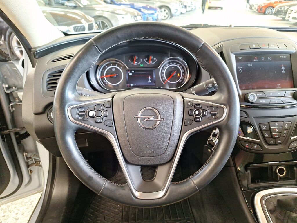 Opel Insignia 2014 Hopea