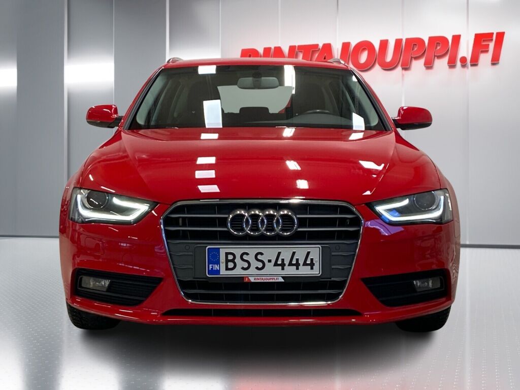 Audi A4 2015 Punainen