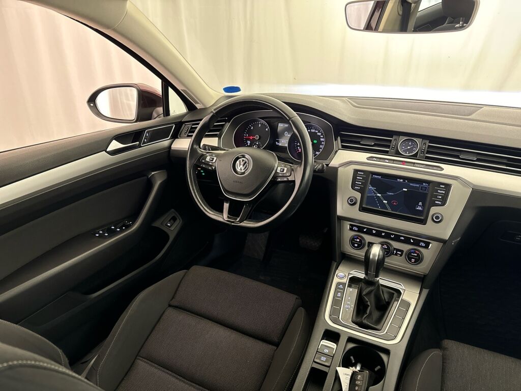 Volkswagen Passat 2015 Punainen