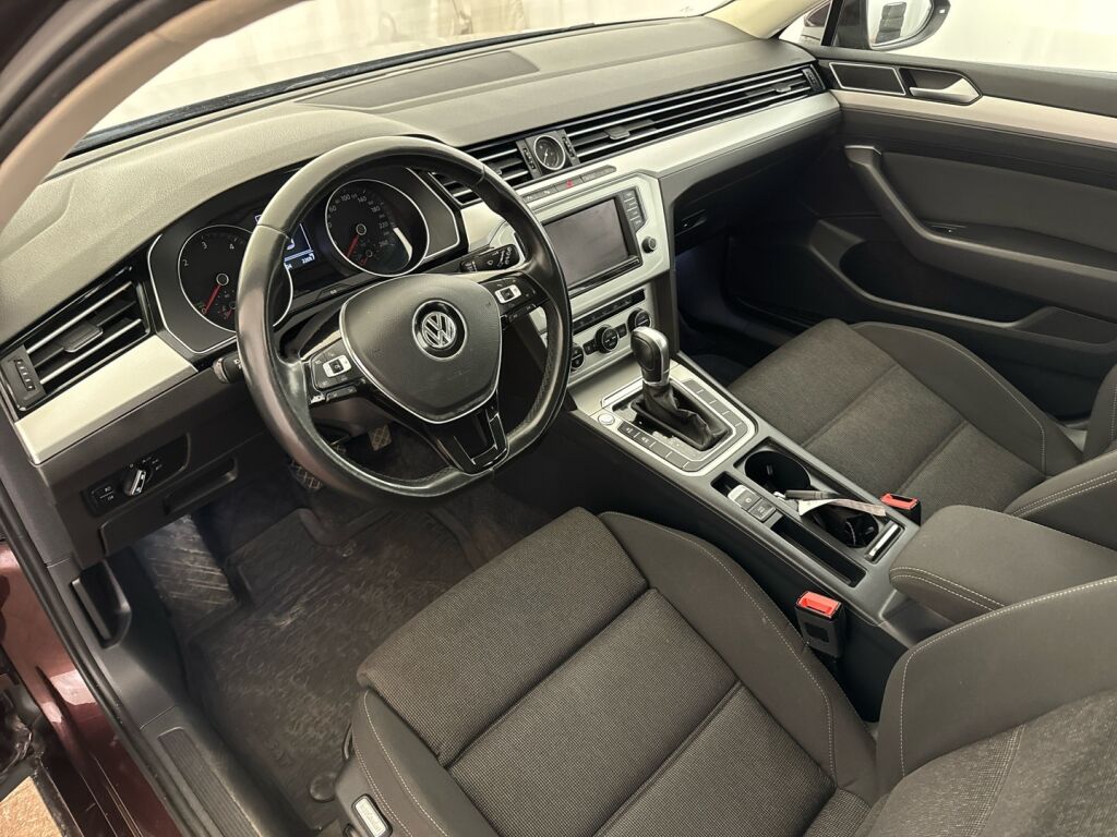 Volkswagen Passat 2015 Punainen