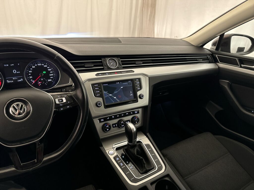 Volkswagen Passat 2015 Punainen