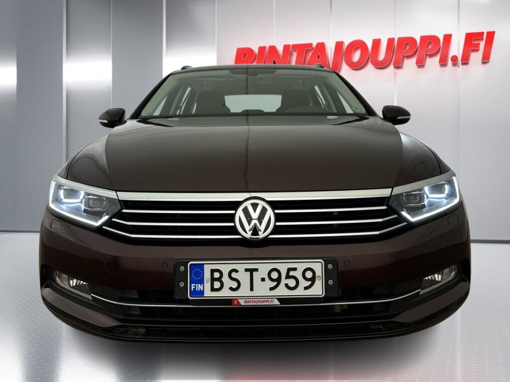 Volkswagen Passat 2015 Punainen