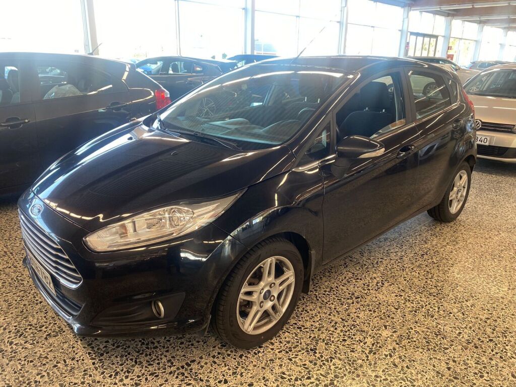 Ford Fiesta 2015 Musta