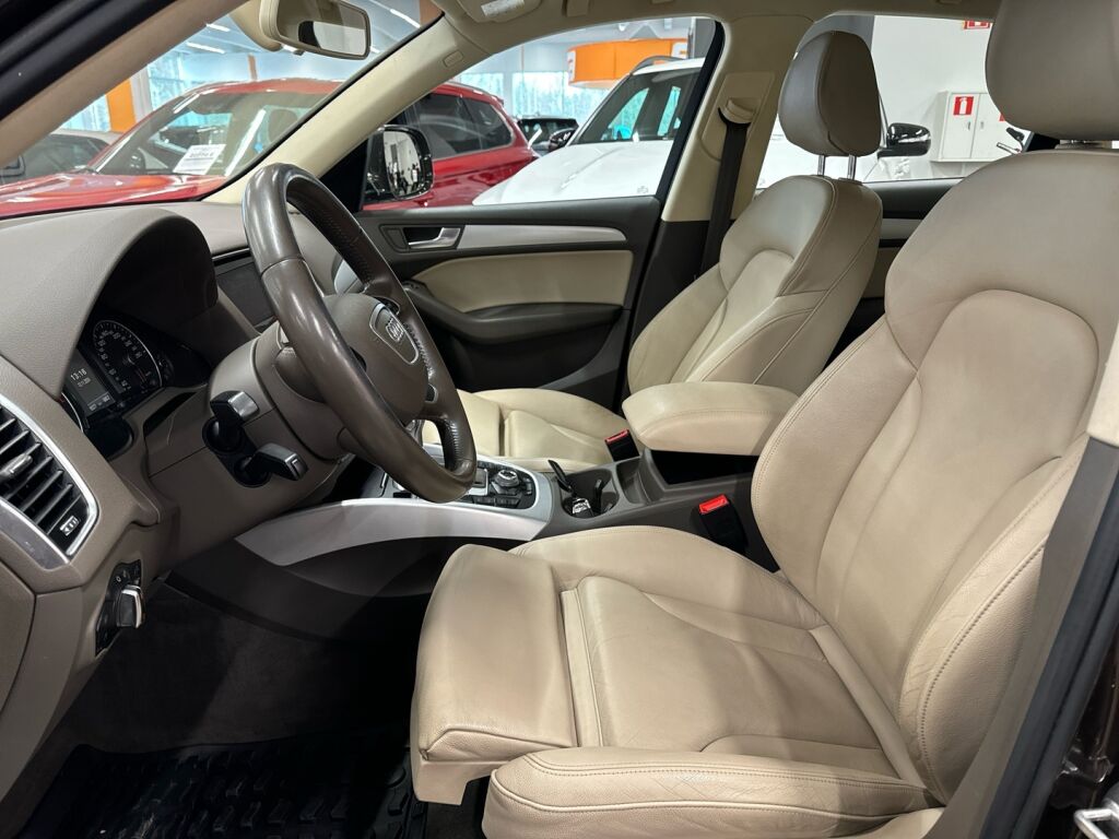 Audi Q5 2016 Ruskea (beige)