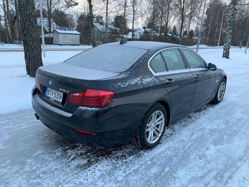 BMW 518 2016 Musta