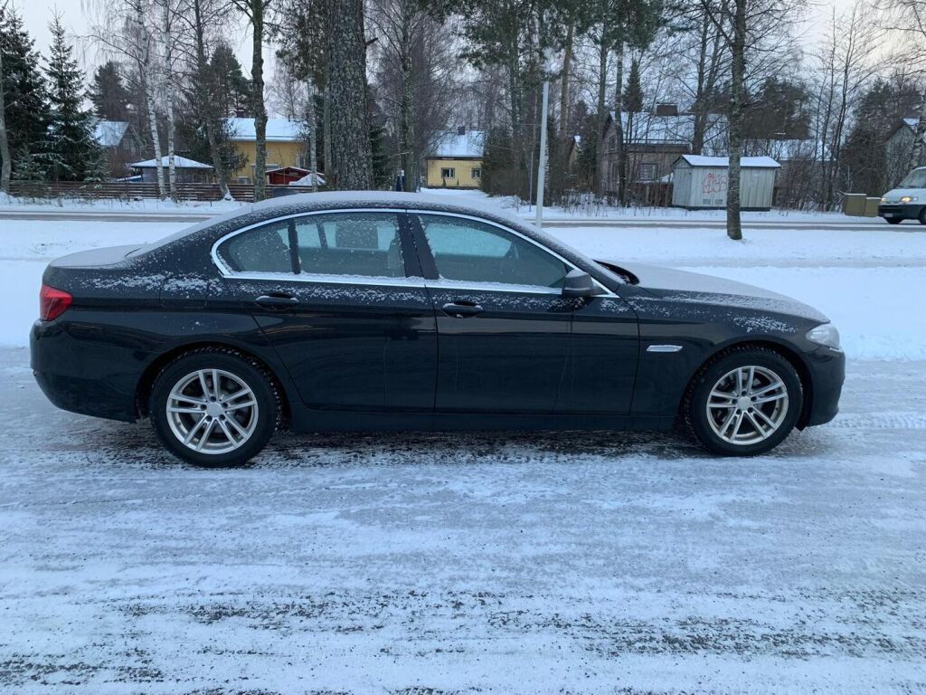 BMW 518 2016 Musta