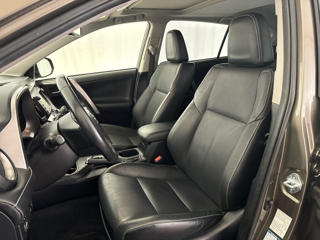 Toyota RAV4 2016 Ruskea (beige)