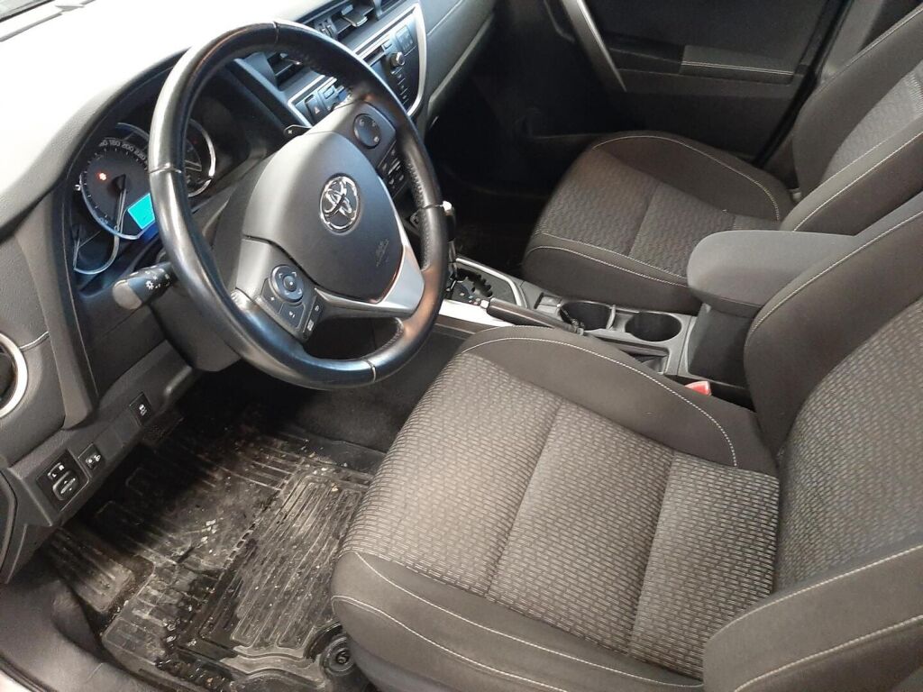 Toyota Auris 2015 Ruskea (beige)