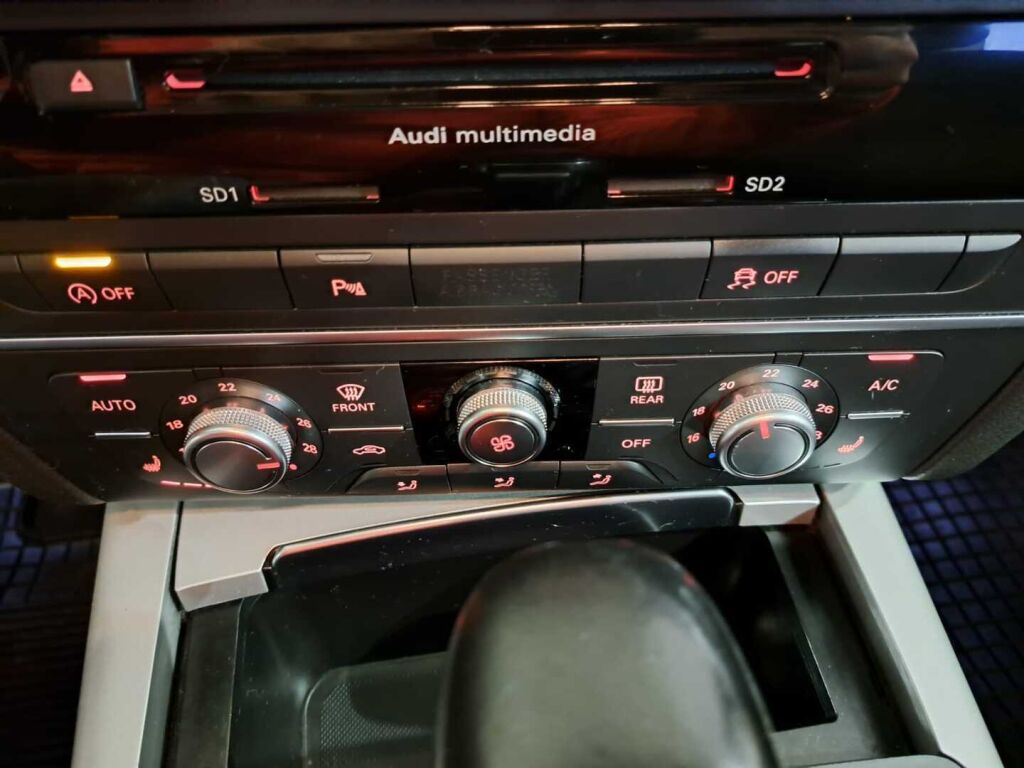 Audi A6 2015 Musta