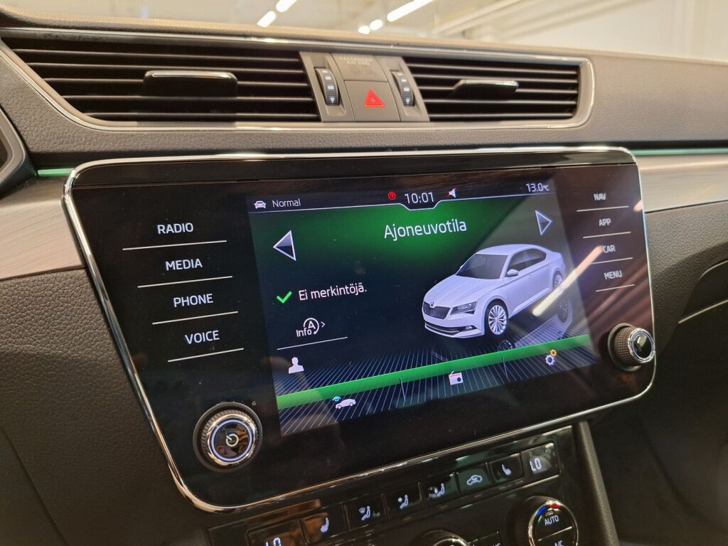 Skoda Superb 2019 Harmaa