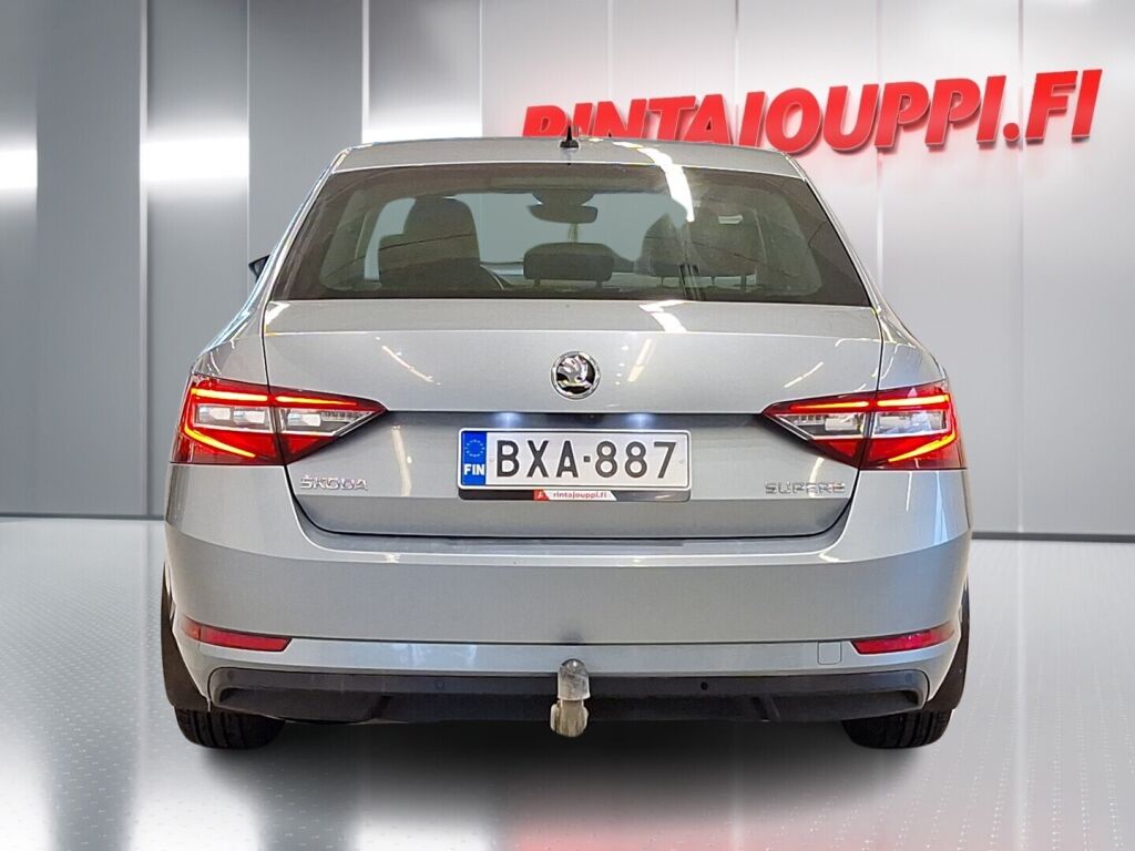 Skoda Superb 2019 Harmaa