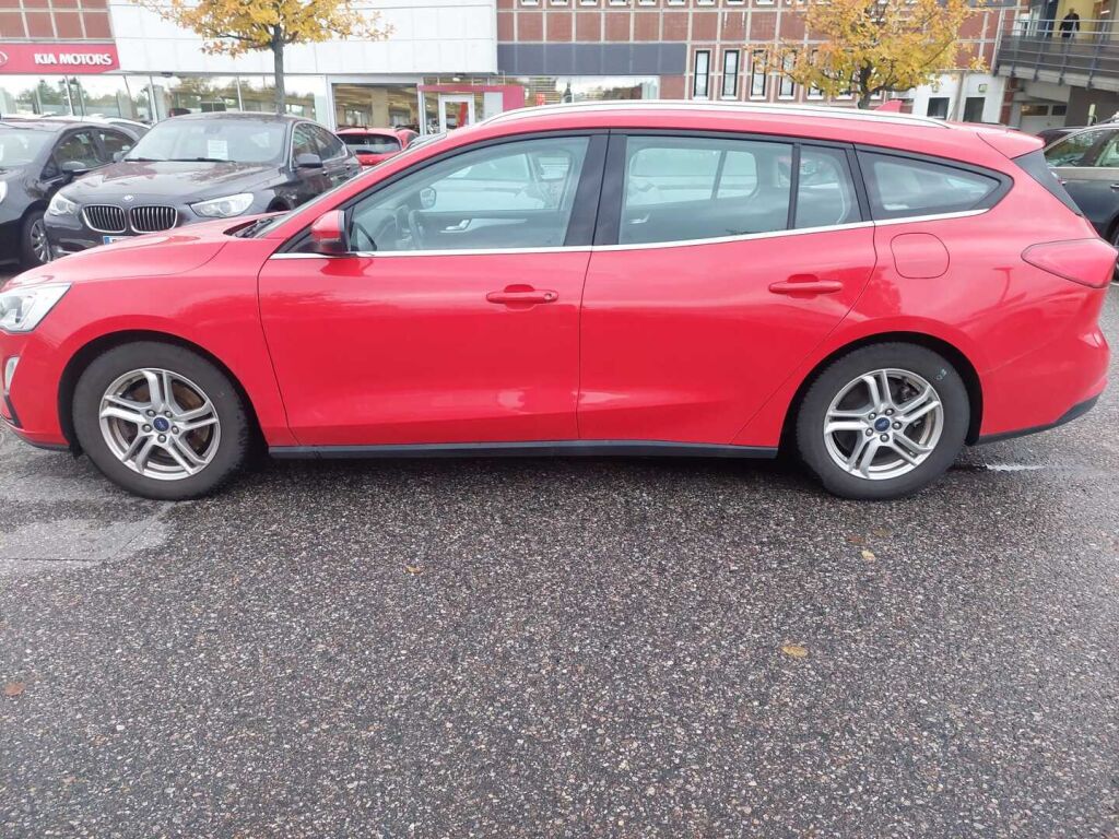 Ford Focus 2019 Punainen