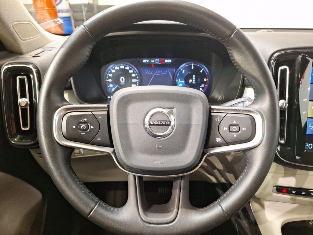 Volvo XC40 2019 Musta