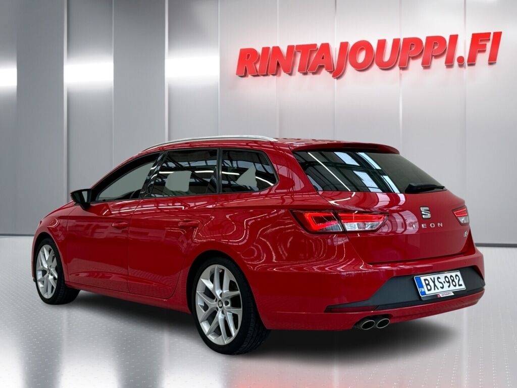 Seat Leon ST 2016 Punainen