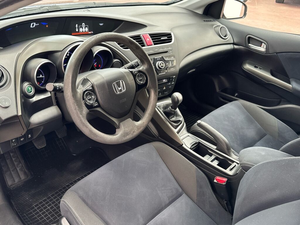 Honda Civic 2014 Ruskea (beige)