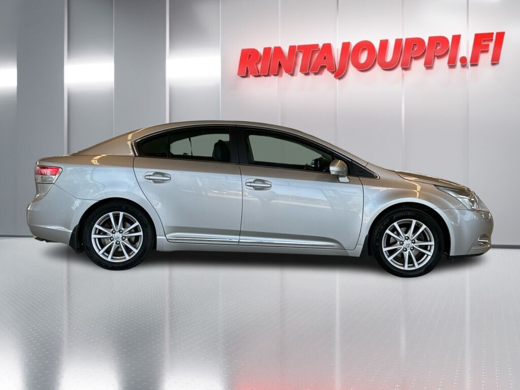 Toyota Avensis 2011 Hopea