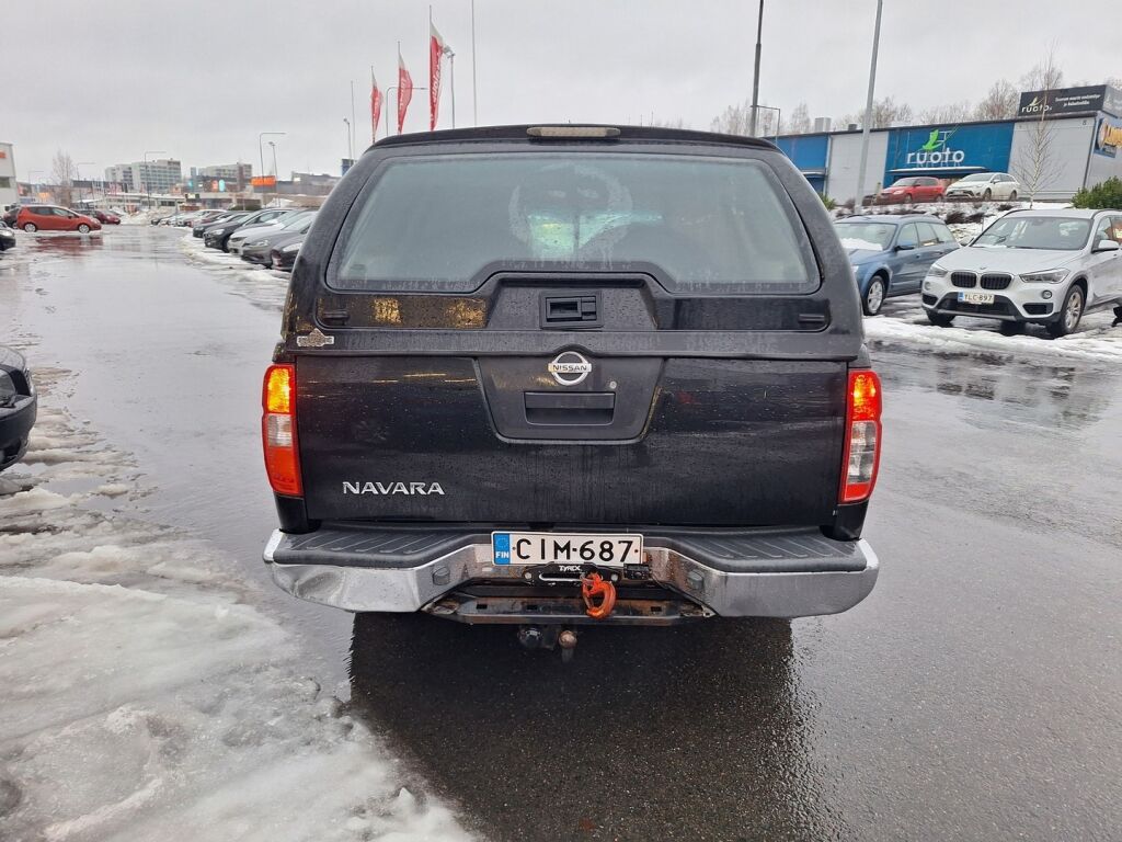 Nissan Navara 2011 Musta