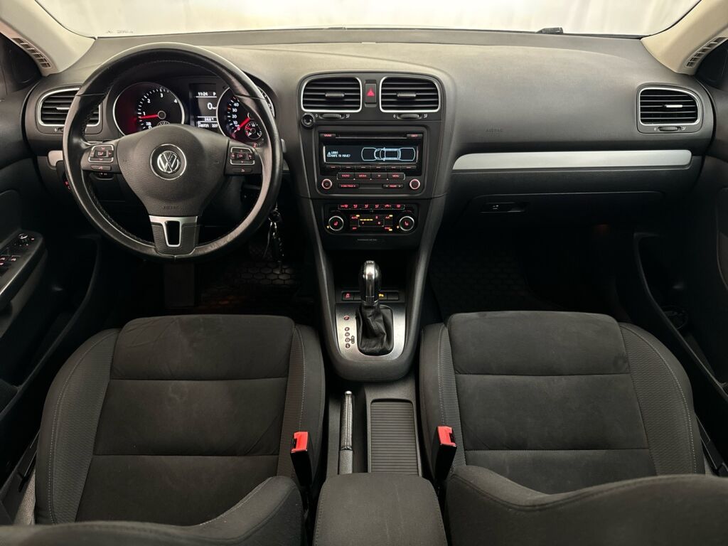 Volkswagen Golf 2013 Musta