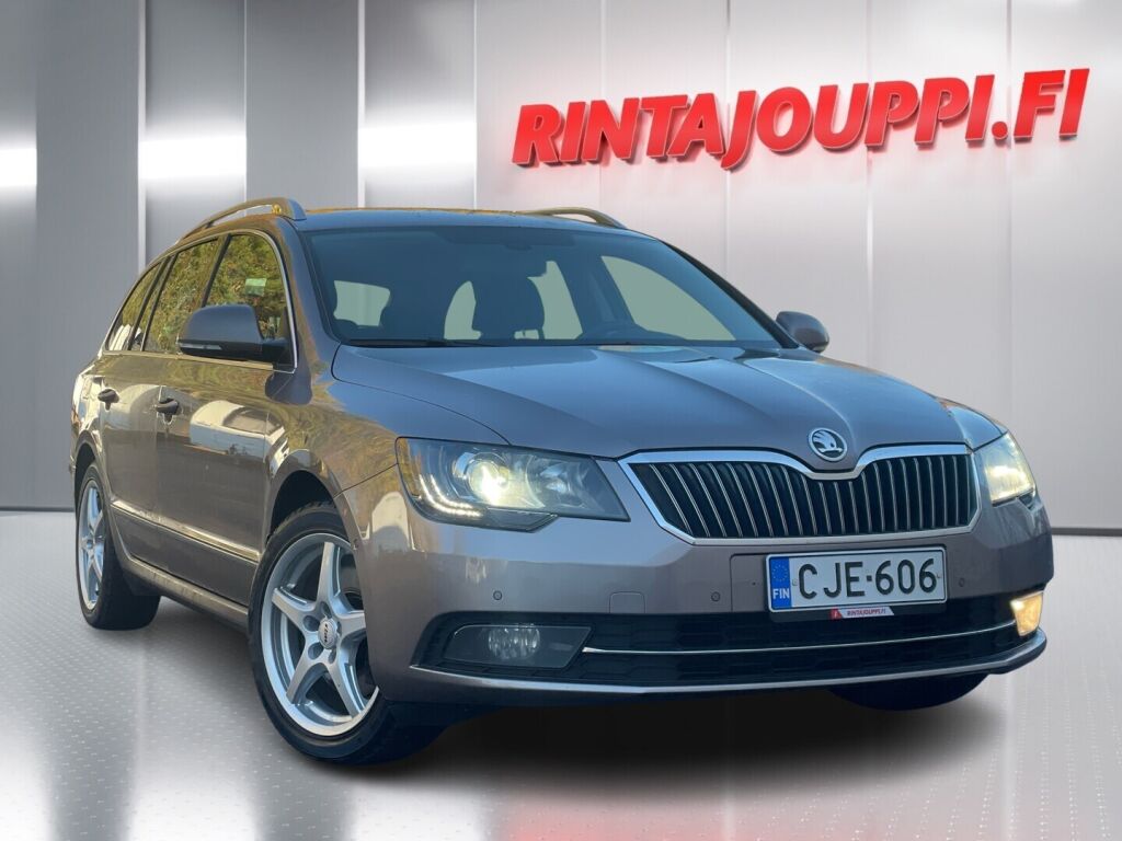 Skoda Superb 2013 Ruskea (beige)