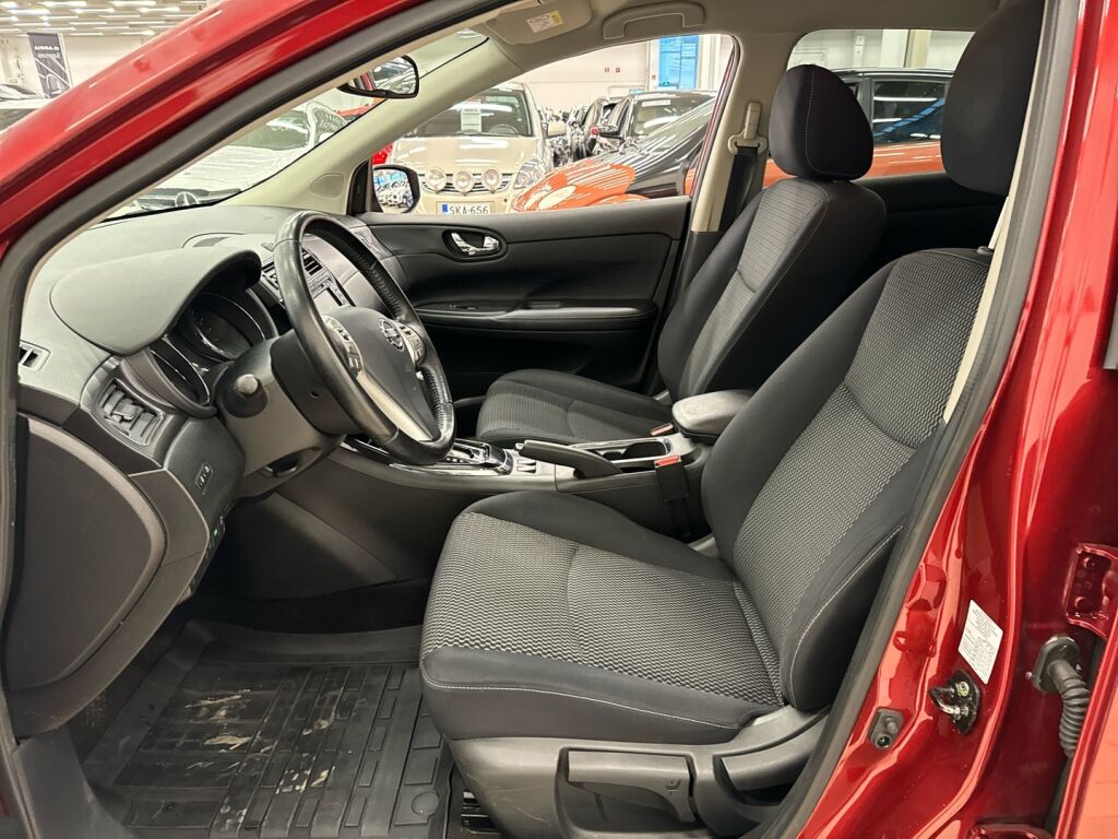 Nissan Pulsar 2015 Punainen