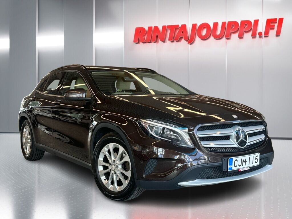 Mercedes-Benz GLA 2014 Ruskea (beige)