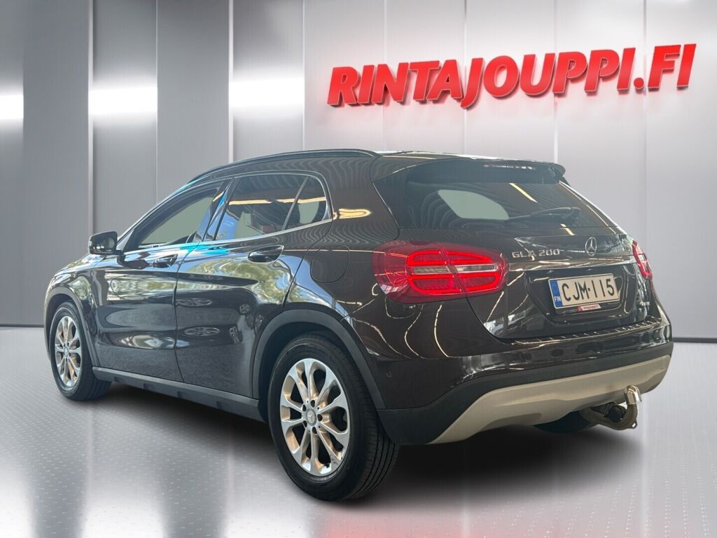 Mercedes-Benz GLA 2014 Ruskea (beige)