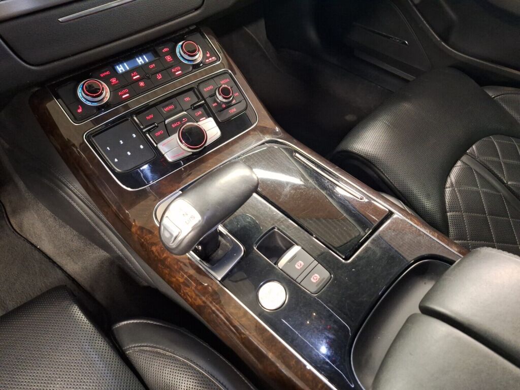 Audi A8 2014 Musta