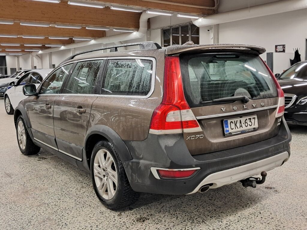 Volvo XC70 2016 Ruskea (beige)