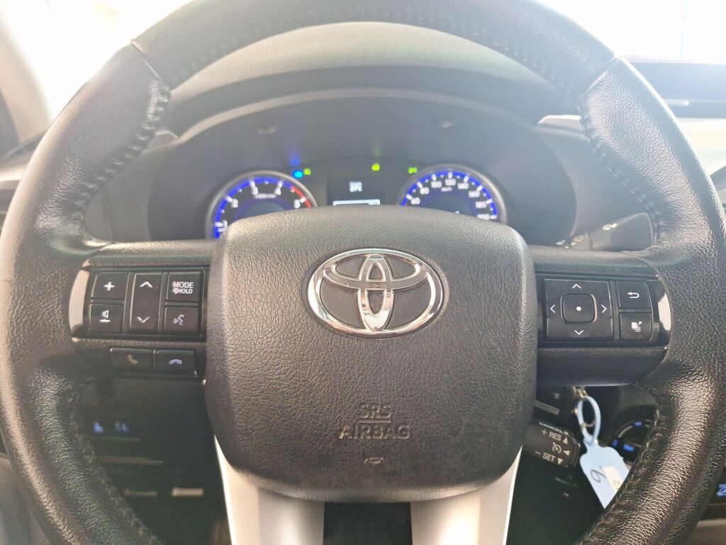 Toyota Hilux 2017 Valkoinen