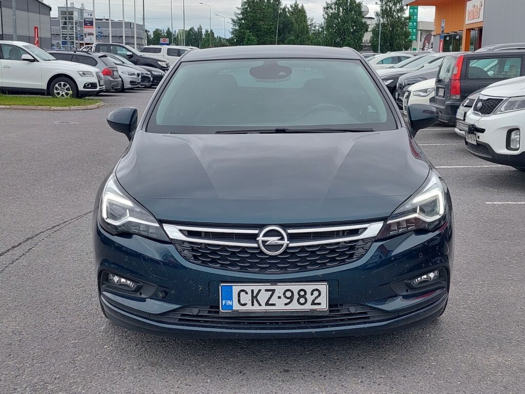 Opel Astra 2018 Vihreä