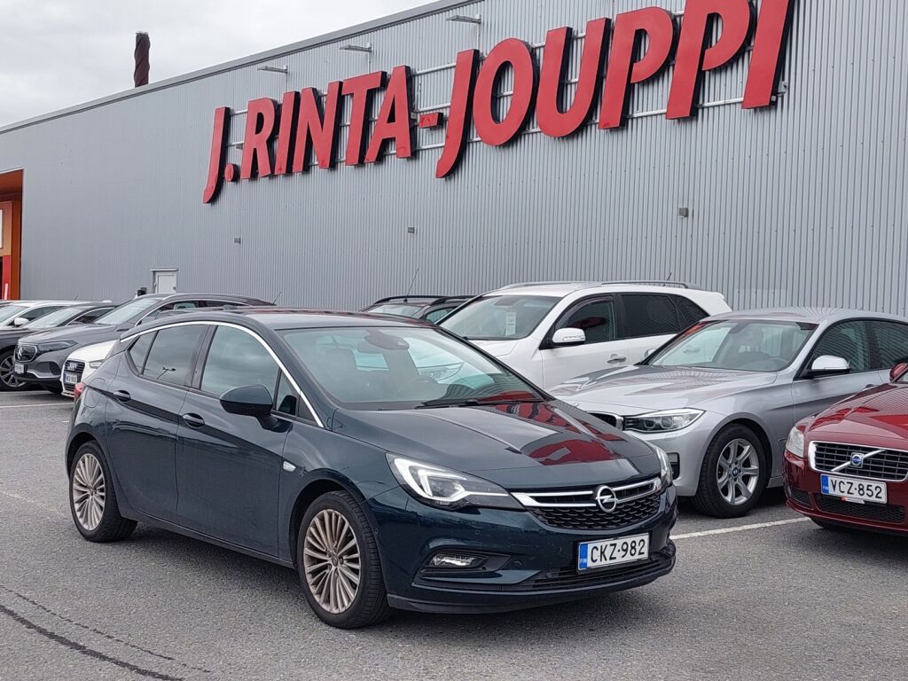 Opel Astra 2018 Vihreä