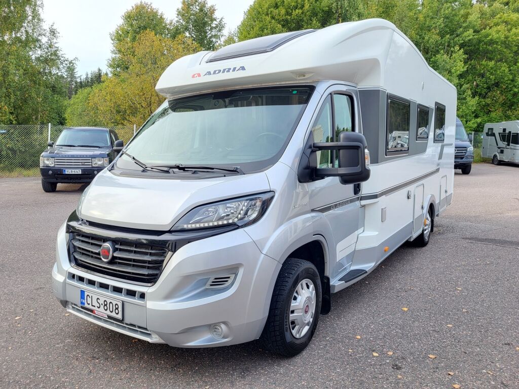 Adria Coral Plus 670 SLT 2018 Valkoinen