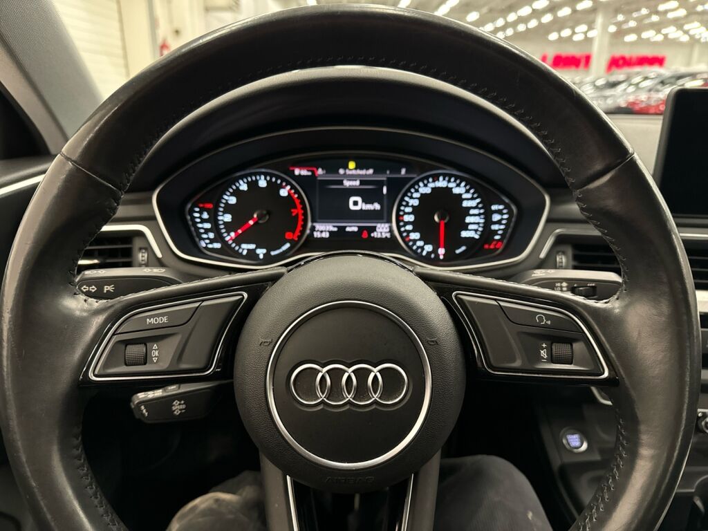 Audi A4 2016 Musta