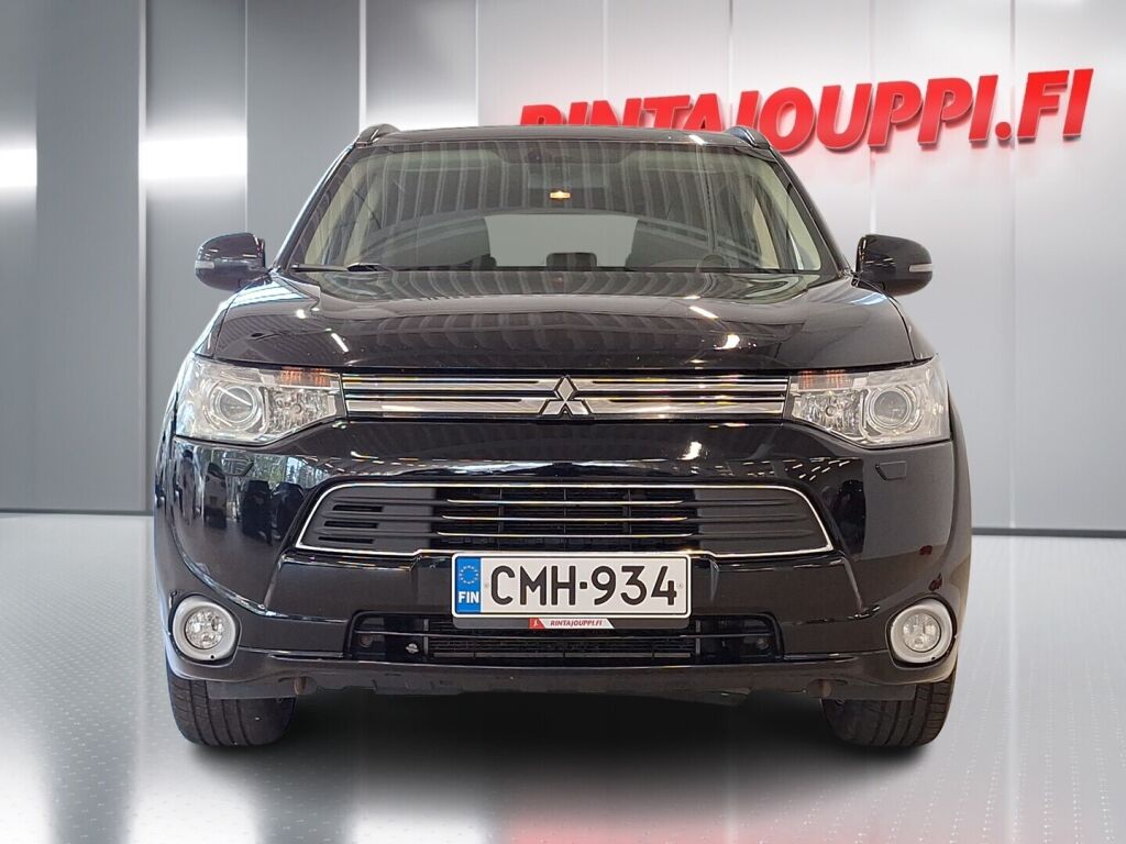 Mitsubishi Outlander PHEV 2013 Musta