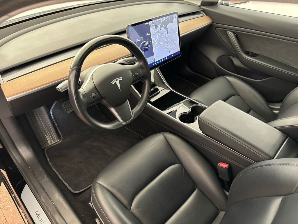 Tesla Model 3 2019 Musta