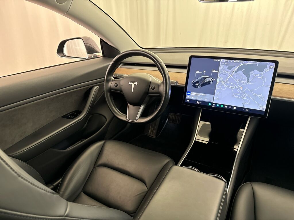 Tesla Model 3 2019 Musta