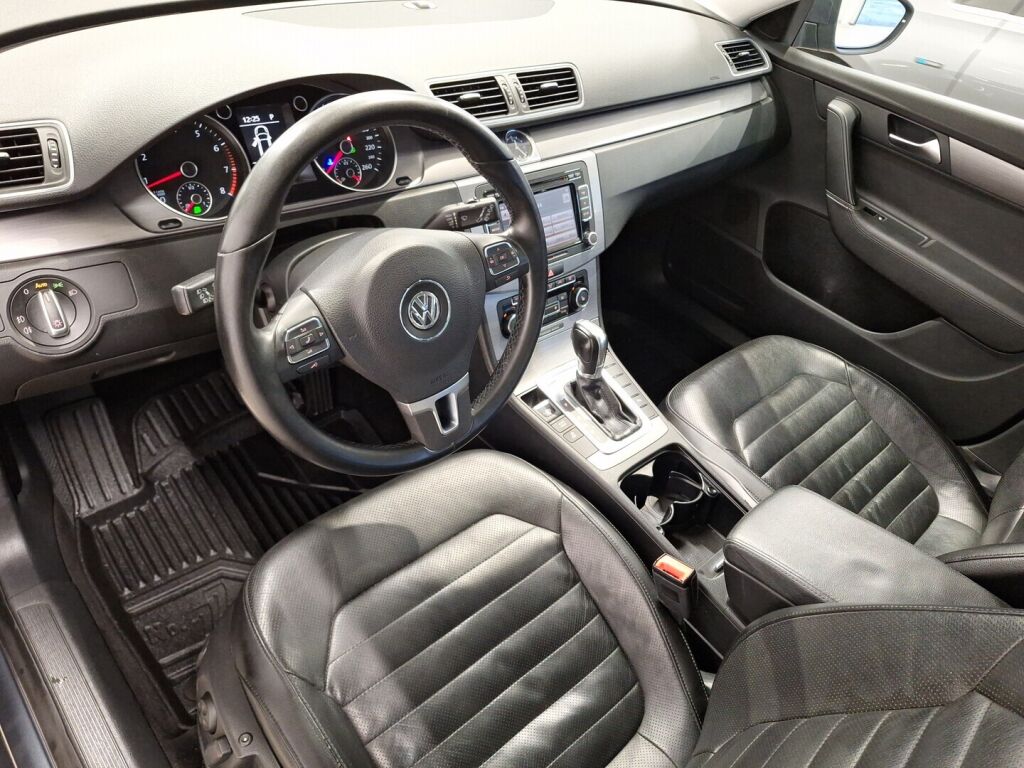 Volkswagen Passat 2011 Harmaa