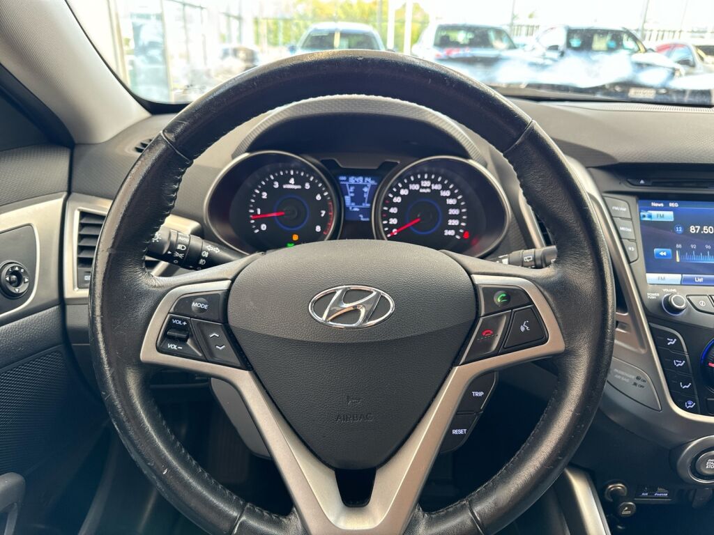 Hyundai Veloster 2011 Musta