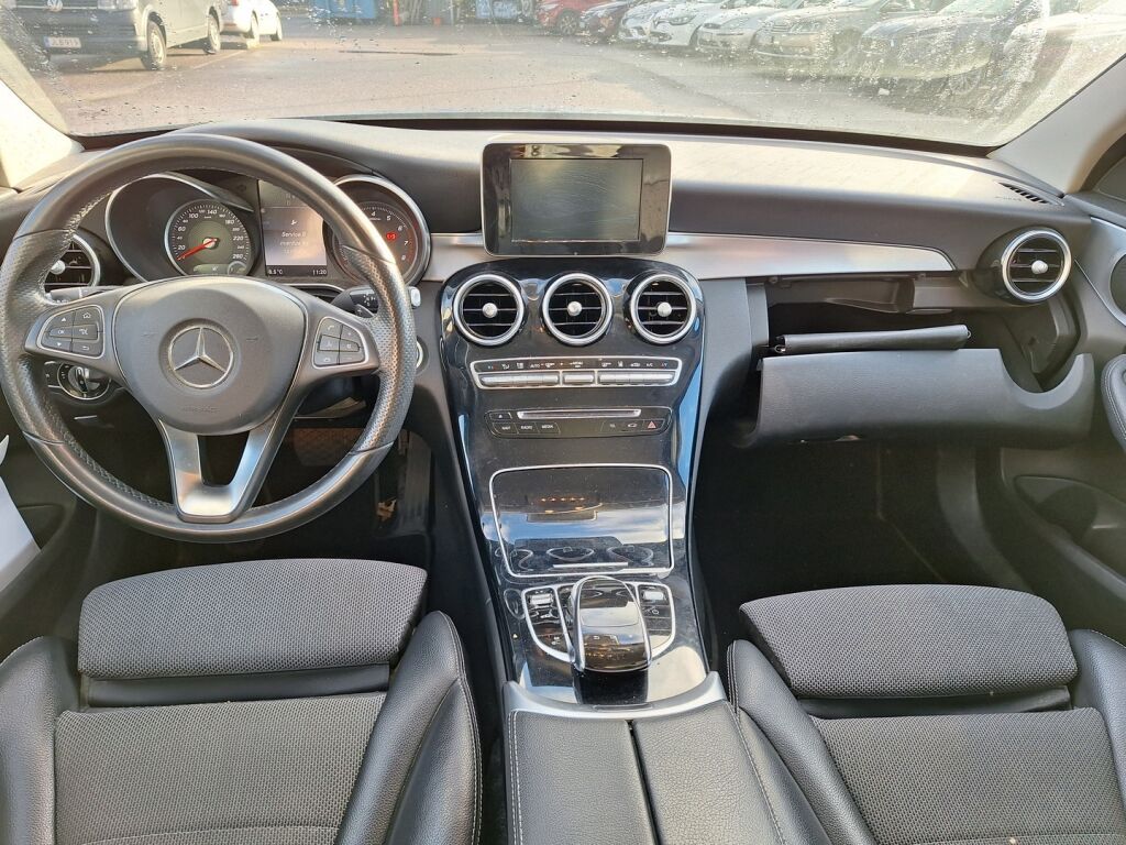 Mercedes-Benz C 2015 Musta