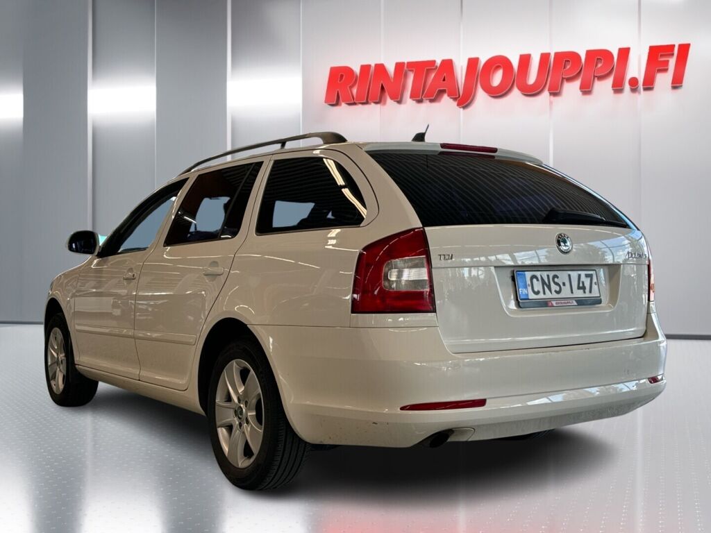 Skoda Octavia 2012 Valkoinen