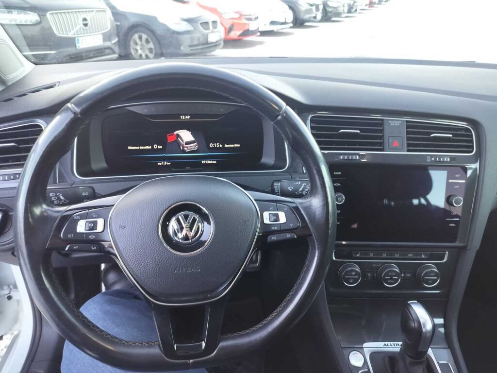 Volkswagen Golf 2020 Valkoinen