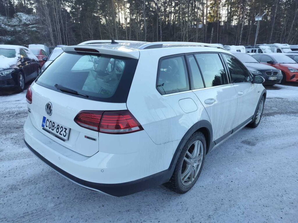 Volkswagen Golf 2020 Valkoinen