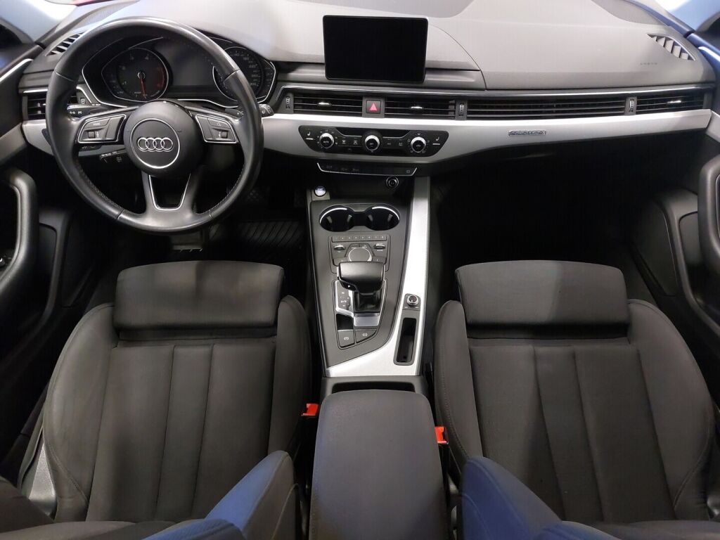 Audi A4 2016 Punainen