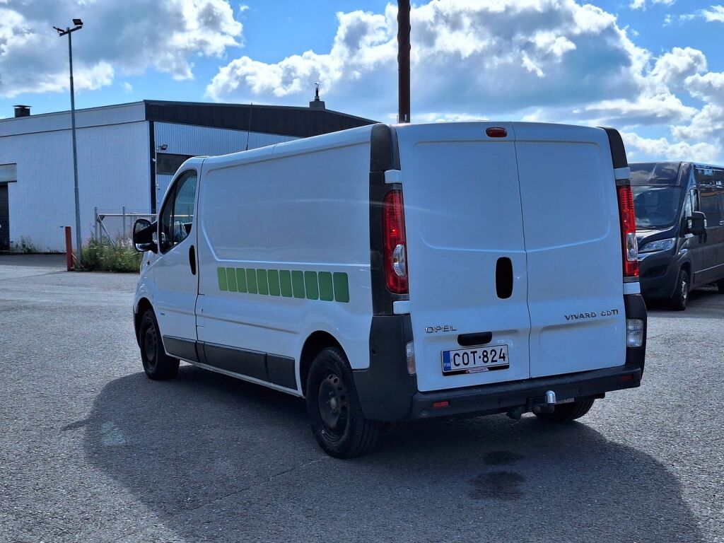 Opel Vivaro 2013 Valkoinen