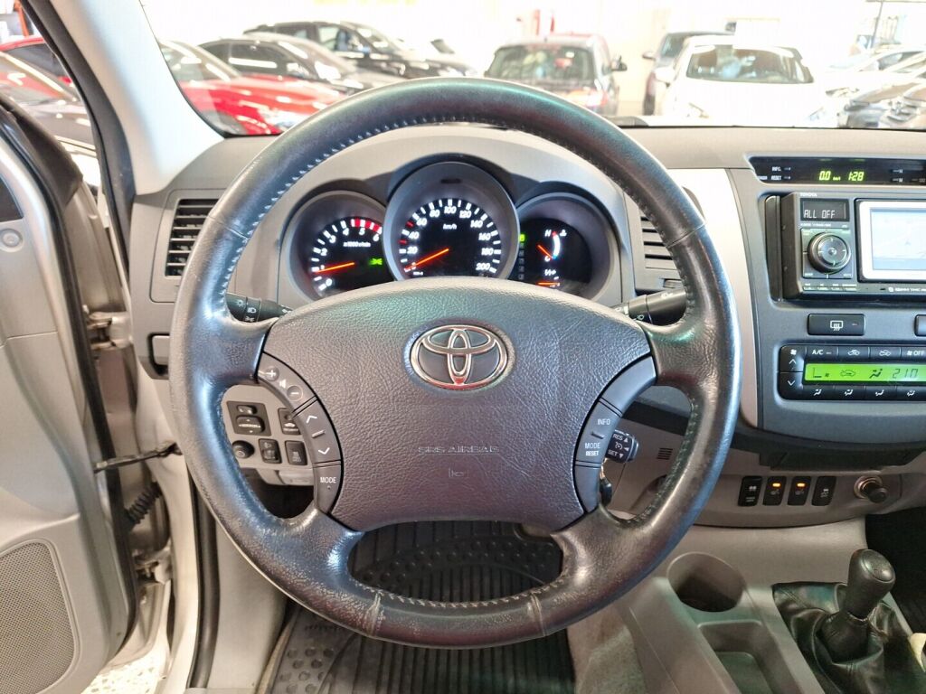 Toyota Hilux 2011 Hopea