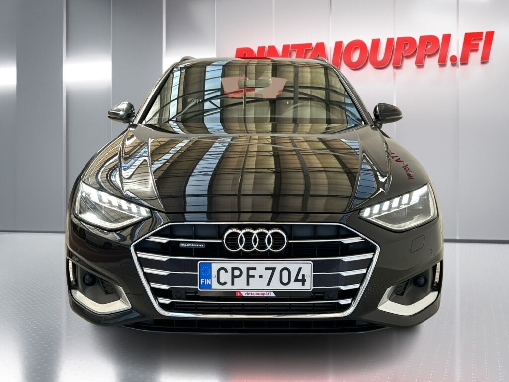 Audi A4 2021 Musta