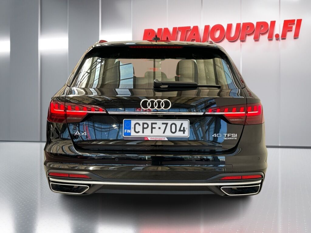 Audi A4 2021 Musta