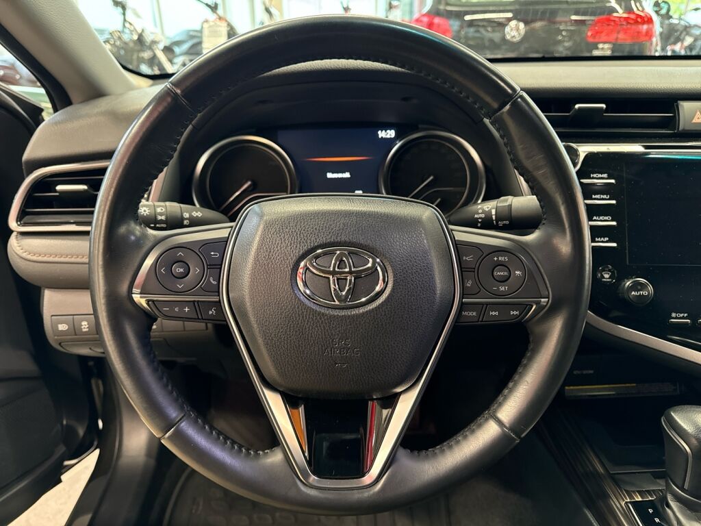 Toyota Camry 2021 Ruskea (beige)