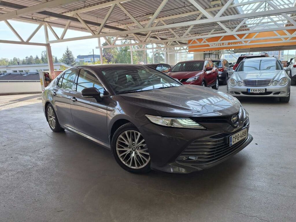 Toyota Camry 2021 Ruskea (beige)